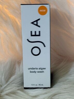 OSEA Undaria Algae Body Wash - White with Orange Accent 45 ml